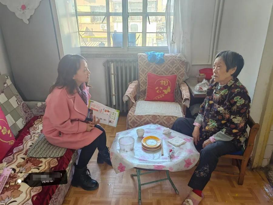 李颖1.jpg